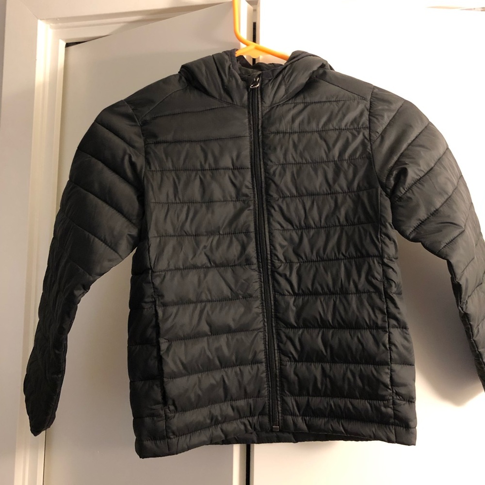 EUC Amazon Essentials boys lightweight jacket